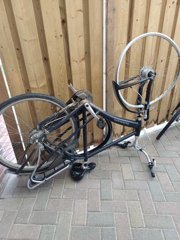 Oud ijzer / Kapotte Batavus fiets voor onderdelen