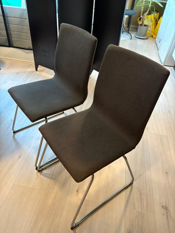 2 Volfgang stoelen antraciet gratis