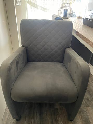 GRATIS 4 antraciet grijze eetkamerstoelen op wielen