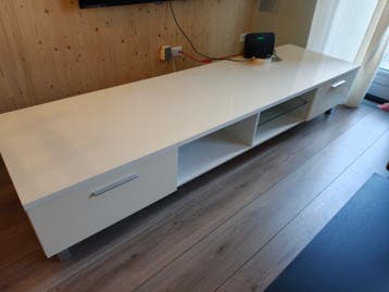 Wit TV-meubel met lakafwerking, 220x61x40 cm