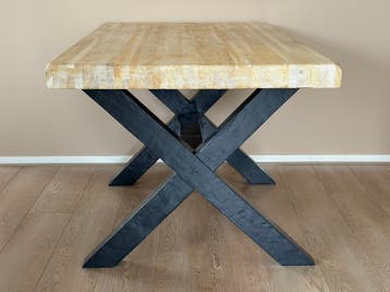 Massief houten tafel - GRATIS