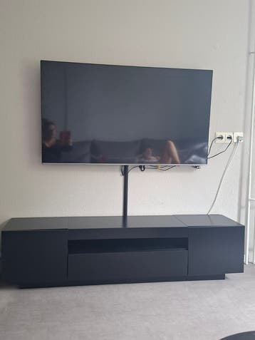 Modern zwart tv-meubel - Zo goed als nieuw