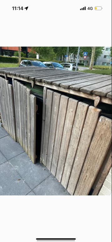 Houten ombouw voor afvalcontainer