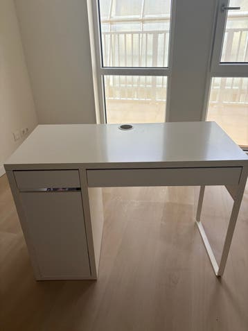 Wit bureau met lades en kabelgoot - Goede staat