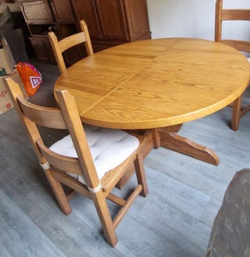 Uitschuifbare eettafel met 4 stoelen - Eikenhout