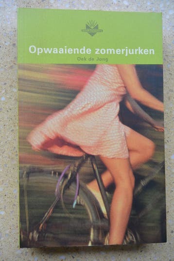 Opwaaiende zomerjurken Oek de Jong Boektoppers 2002