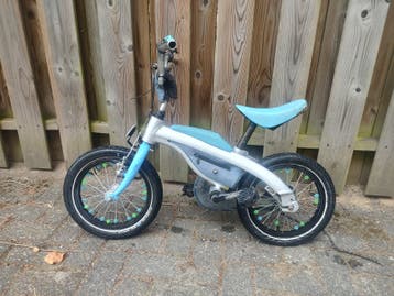 BMW Kidsbike - Loopfiets en Kinderfiets in één