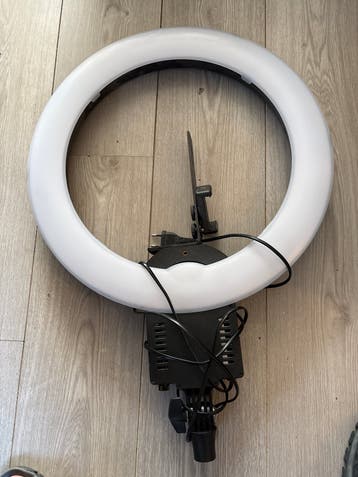 Ringlamp met telefoonhouder