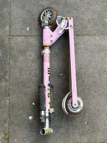 Roze step, merk Micro - Schuurvondst
