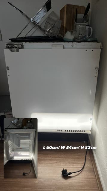 Whirlpool mini fridge with freezer
