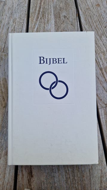 Bijbel met trouwringen - Witte editie
