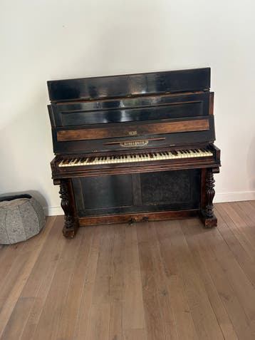 Mooie piano gratis af te halen