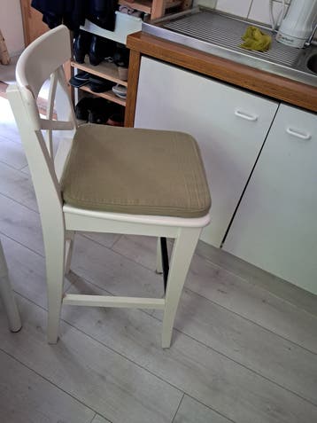 2x Ikea Ingolf barkrukken met kussentjes, zithoogte 68cm