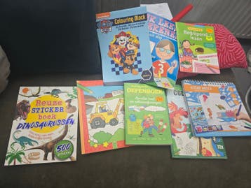 Kleurboeken, leerboeken, stickerboek gratis op te halen.