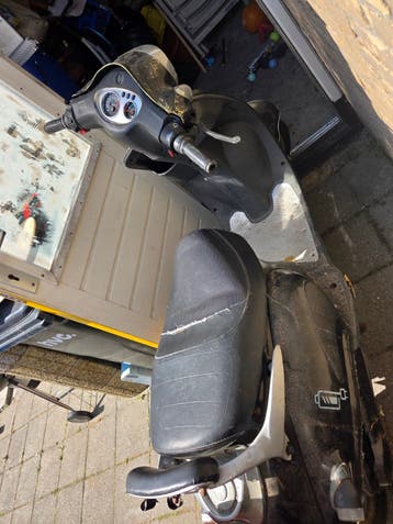 Elektrische scooter - bedrading kapot, sleutel kwijt! GRATIS