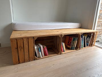 Gratis: DIY Bedframe van kratten en multiplex