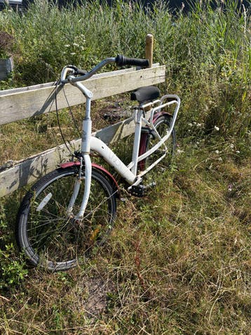 Union fiets, wit met rode accenten