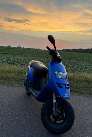 GEZOCHT:  Scooter zonder papieren, goedkoop