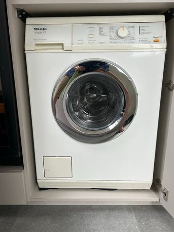 Miele Wasmachine - Technisch goed, lekt soms licht