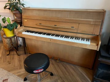 Gratis af te halen: gebruikte piano in goede staat!