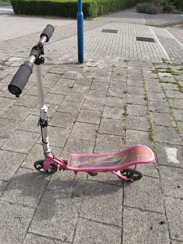 Roze Space Scooter, gebruikt