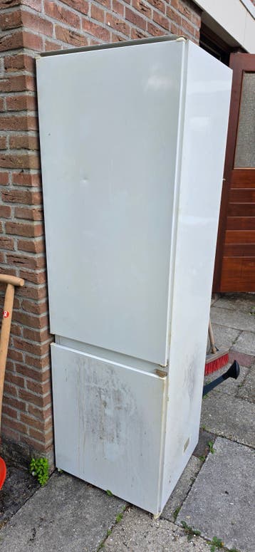 Oude koelvriescombinatie - werkt niet - gratis af te halen