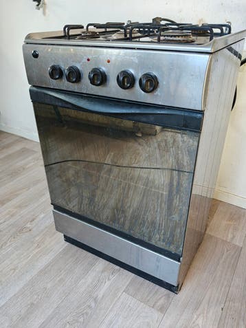 Gratis af te halen: Gebruikt gasfornuis met oven