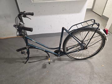 Gazelle fietsframe met onderdelen