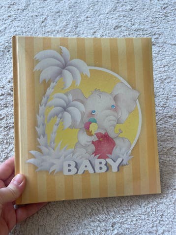 Schattig babyalbum met olifantje - 32 pagina's