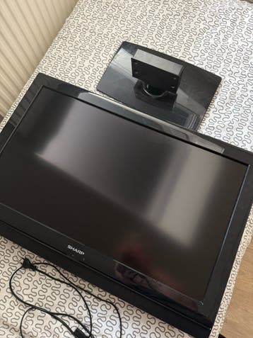 Sharp LCD TV (LC-32S7E-BK) - Defect voor onderdelen/klusser