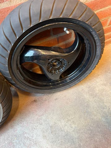 GEZOCHT Piaggio NRG velg 110mm trommel