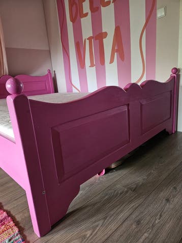 Gratis Twijfelaar Roze Geverfd incl. Lattenbodem