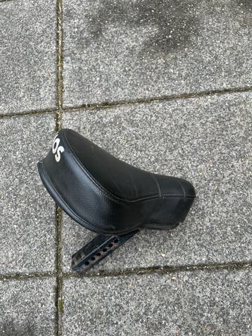 Tomos zadel - Mag weg tegen elk aannemelijk bod