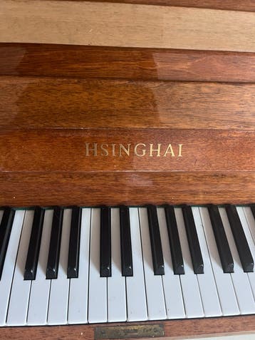 Gratis Hsinghai piano - nog bespeelbaar