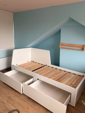 Gratis Ikea uitschuif bed met lades