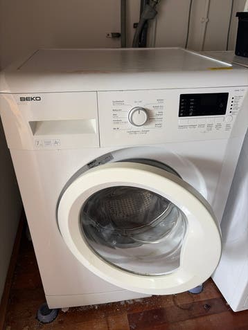 Beko Wasmachine - Gebruikt, werkt, maakt soms lawaai