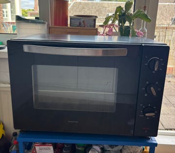 Gratis goedwerkende Inventum oven (moet voor 31 juli weg!)