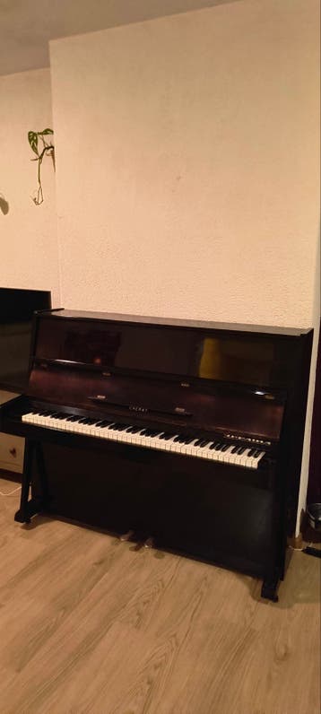 Cherny Piano - Gebruikt, eerste verdieping, via balkon