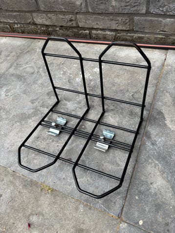 Zwarte bagagedrager voor fiets