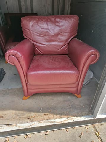 Comfortabele bordeauxrode leren gratis fauteuil