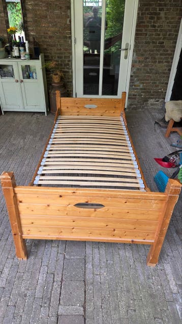 stevig grenen bed