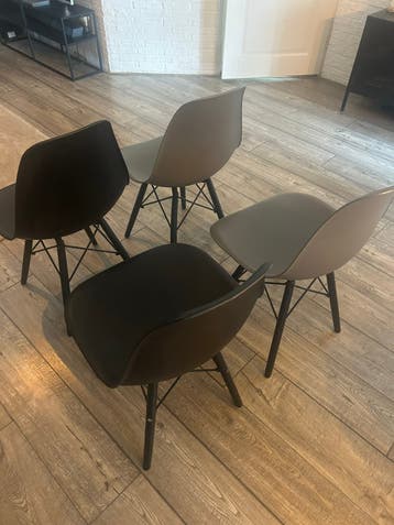 Stoelen gratis af te halen
