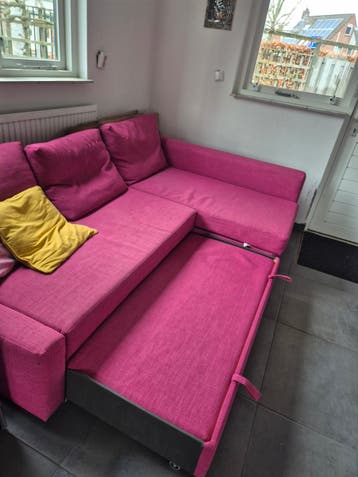 Roze slaapbank met opbergruimte