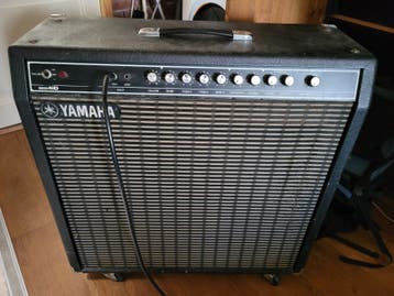 Yamaha g100 met 15 inch fender speaker