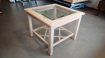 GRATIS AFHALEN! Leuke houten salontafel met glasplaat