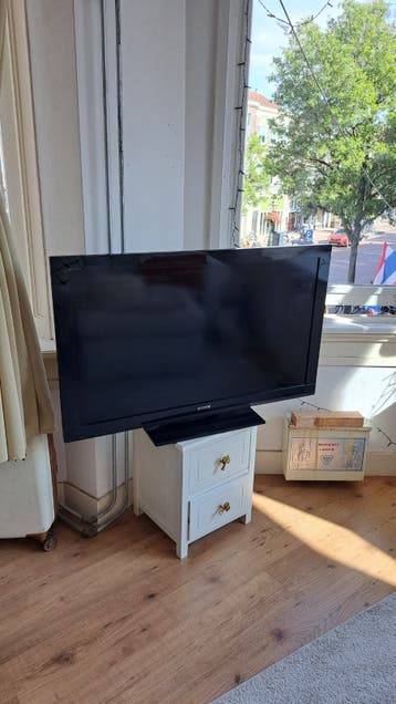 Gratis af te halen: Sony Bravia TV scherm (100 cm)