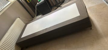Verstelbaar tweepersoons boxspring onderstel met motor