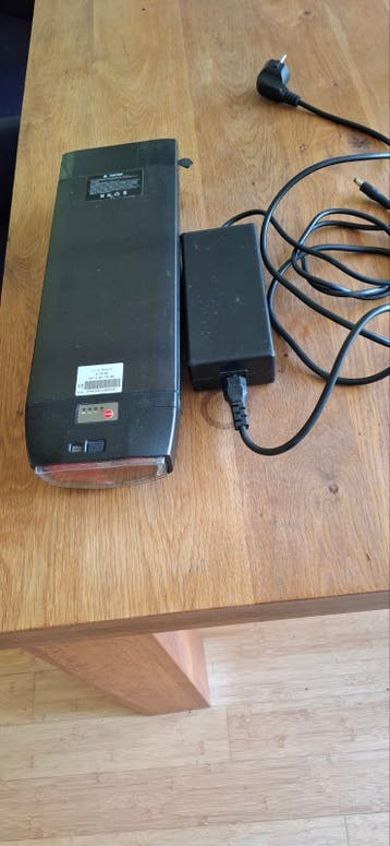 Li-ion oplader + batterij voor E-bike
