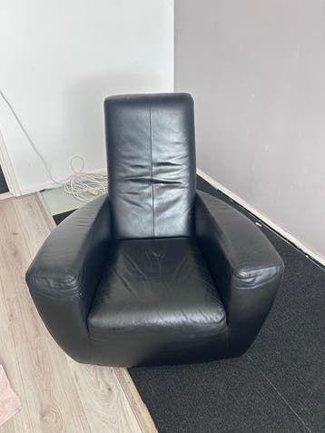 Zwarte leren fauteuil - Gebruikt, maar in goede staat