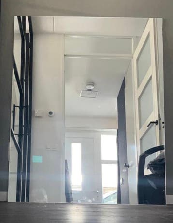 GRATIS Grote rechthoekige badkamer spiegel.